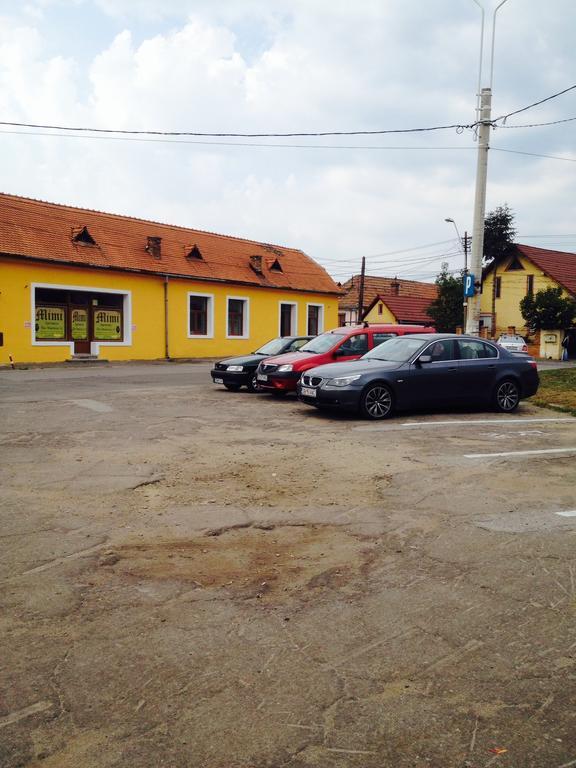 Pensiunea Mimi Medias Exterior photo